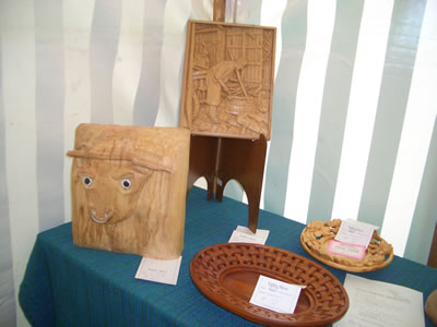 gallery/Exhibitions/Emley%202005/Emley_Show_2005_018aa.jpg